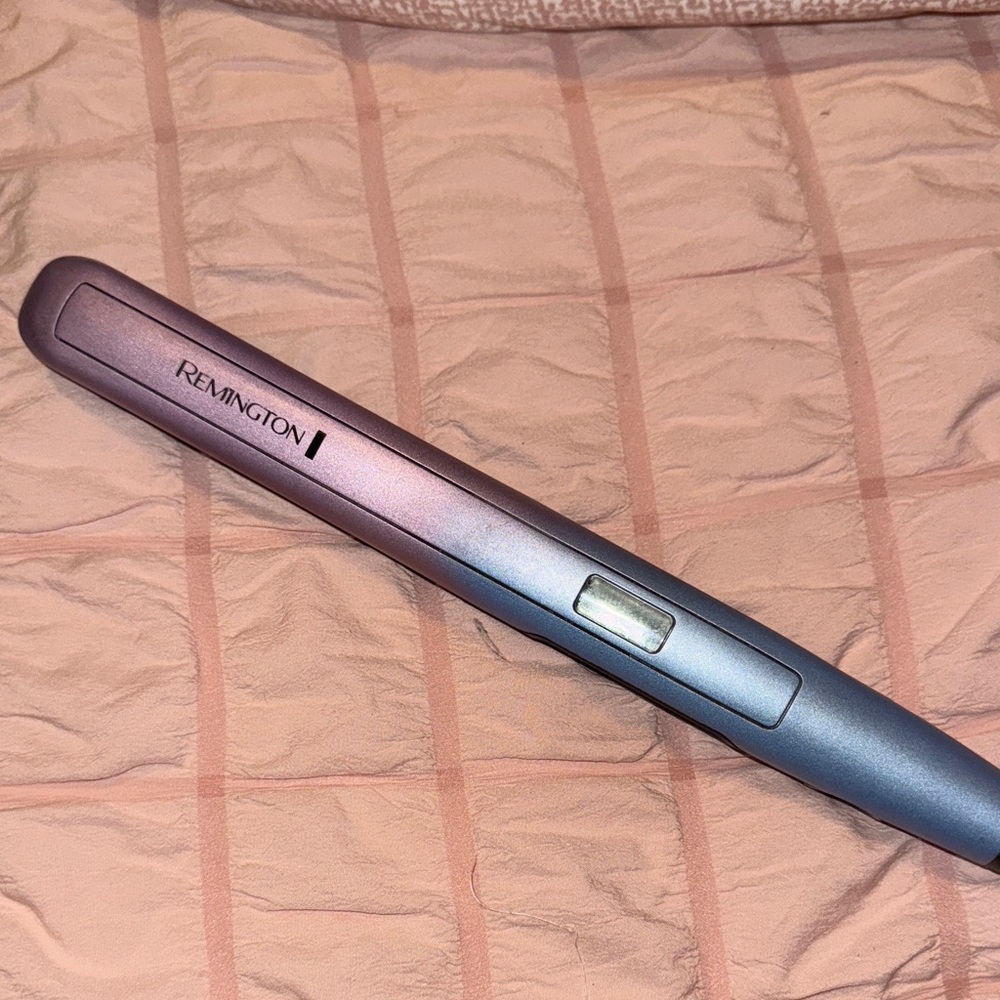 Remington Mineral Glow Ceramic Hair Straightener